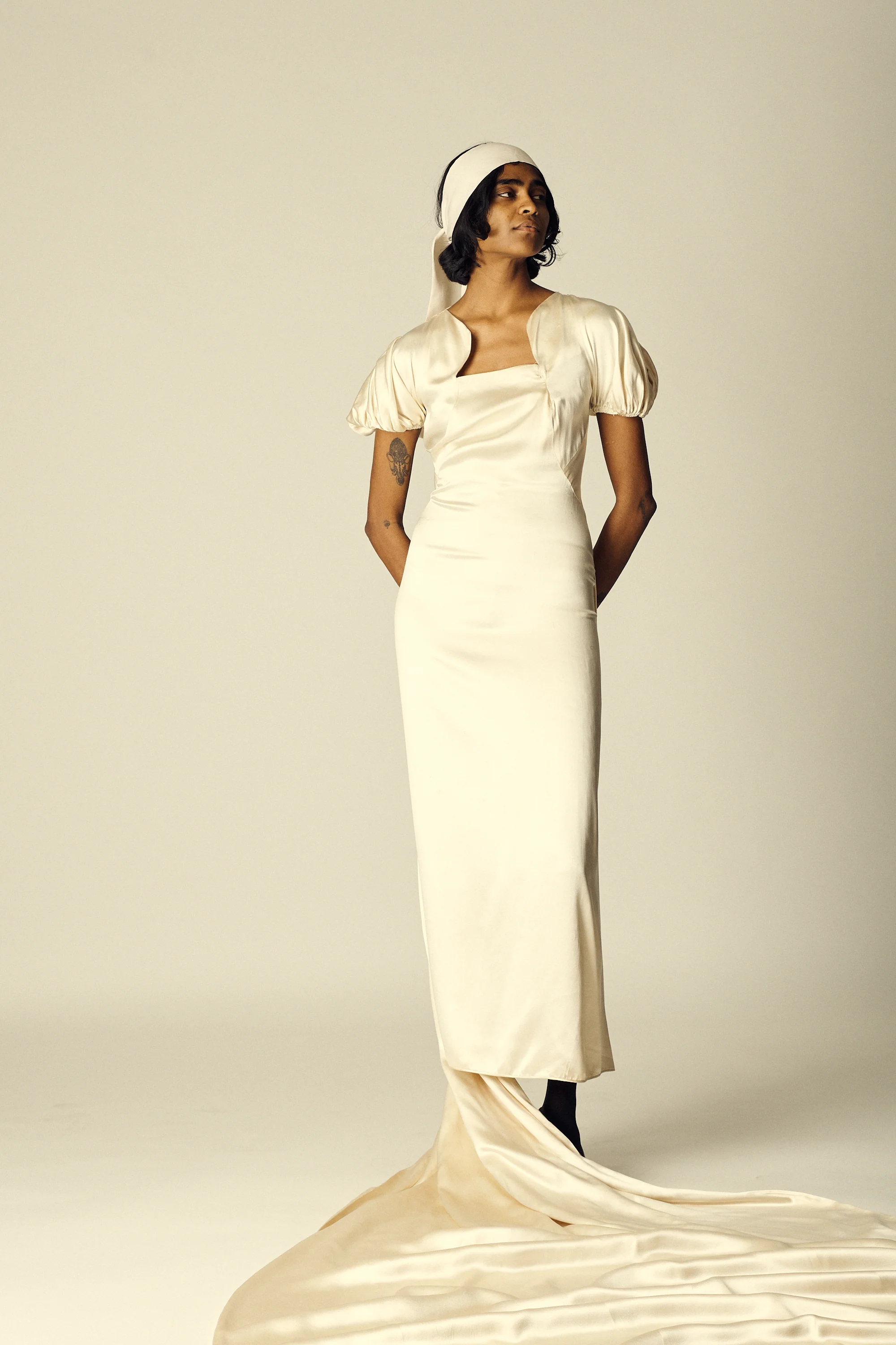 1930s Ivory Evening Gown - Image 4