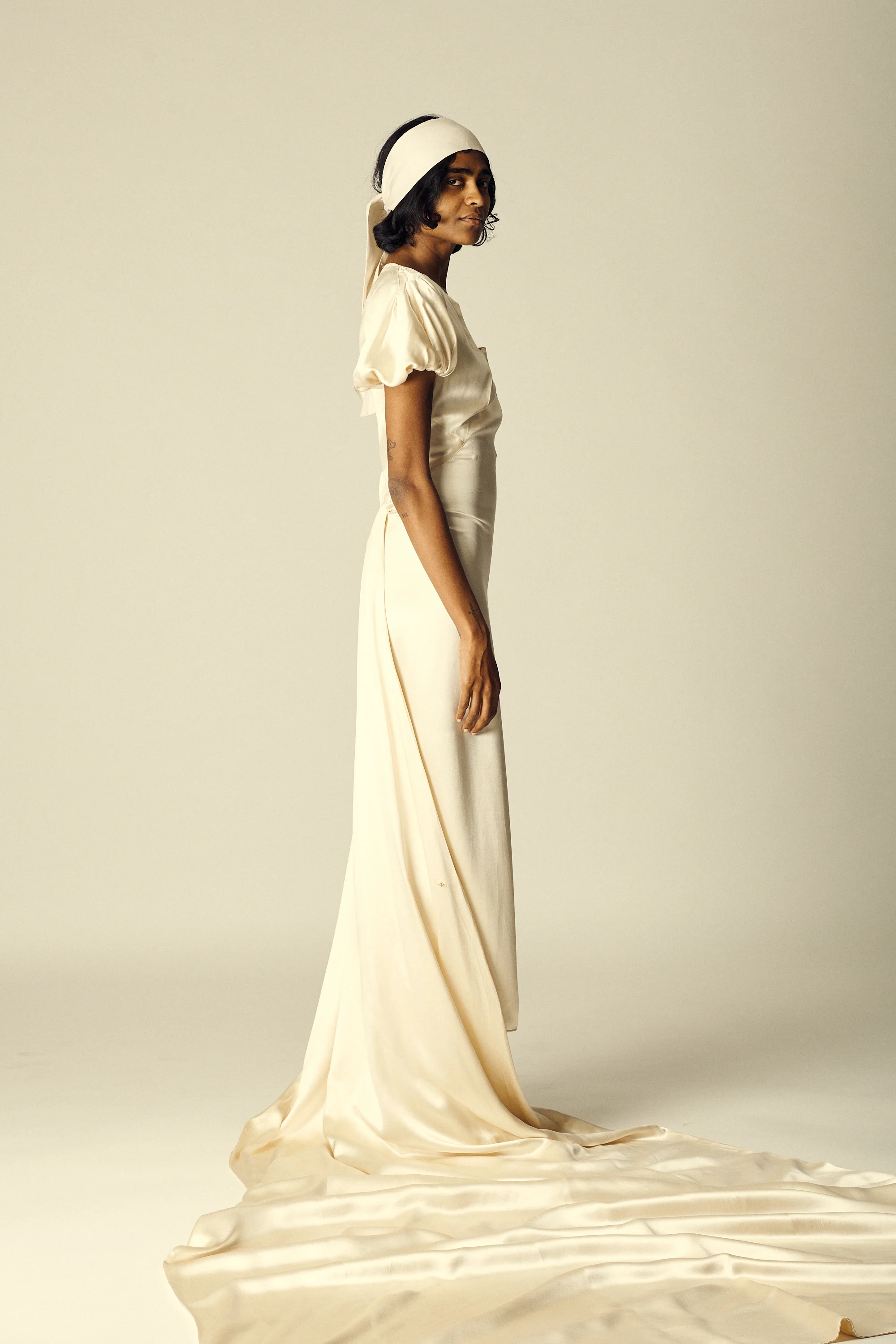 1930s Ivory Evening Gown - Image 7