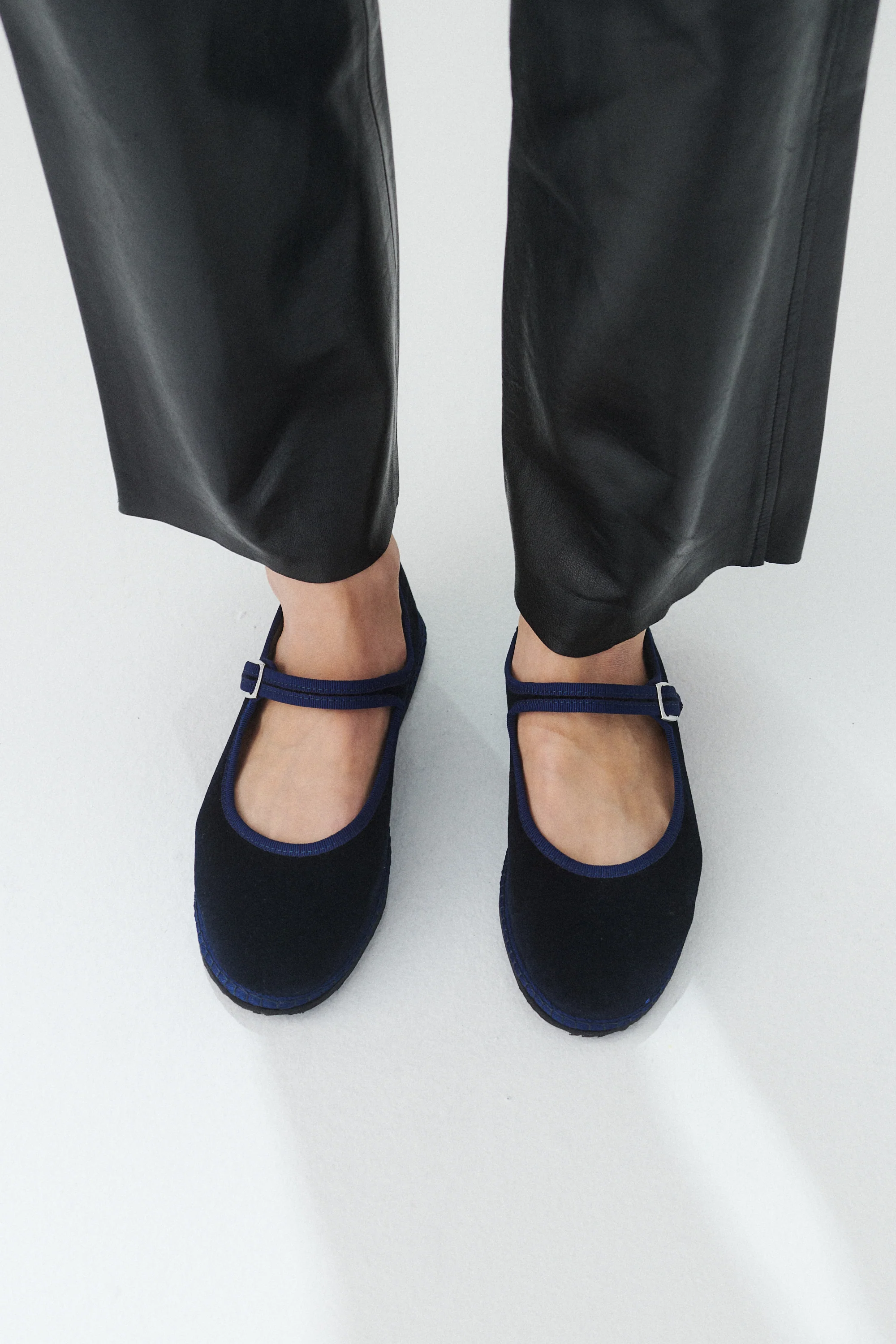 Vibi Venezia Velvet Mary Janes - Blu - Image 4