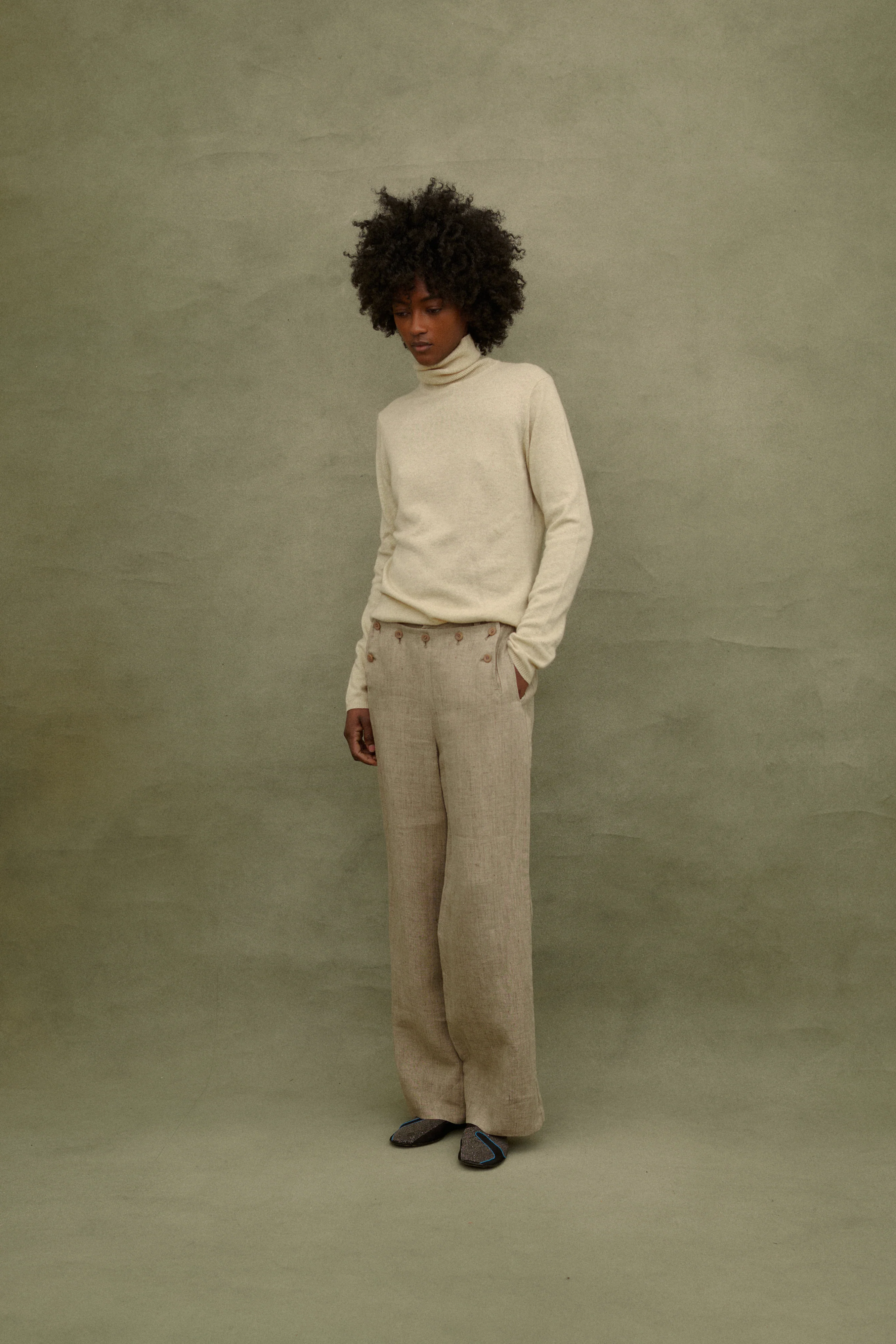 Henri Bendel Cashmere Turtleneck - Image 6