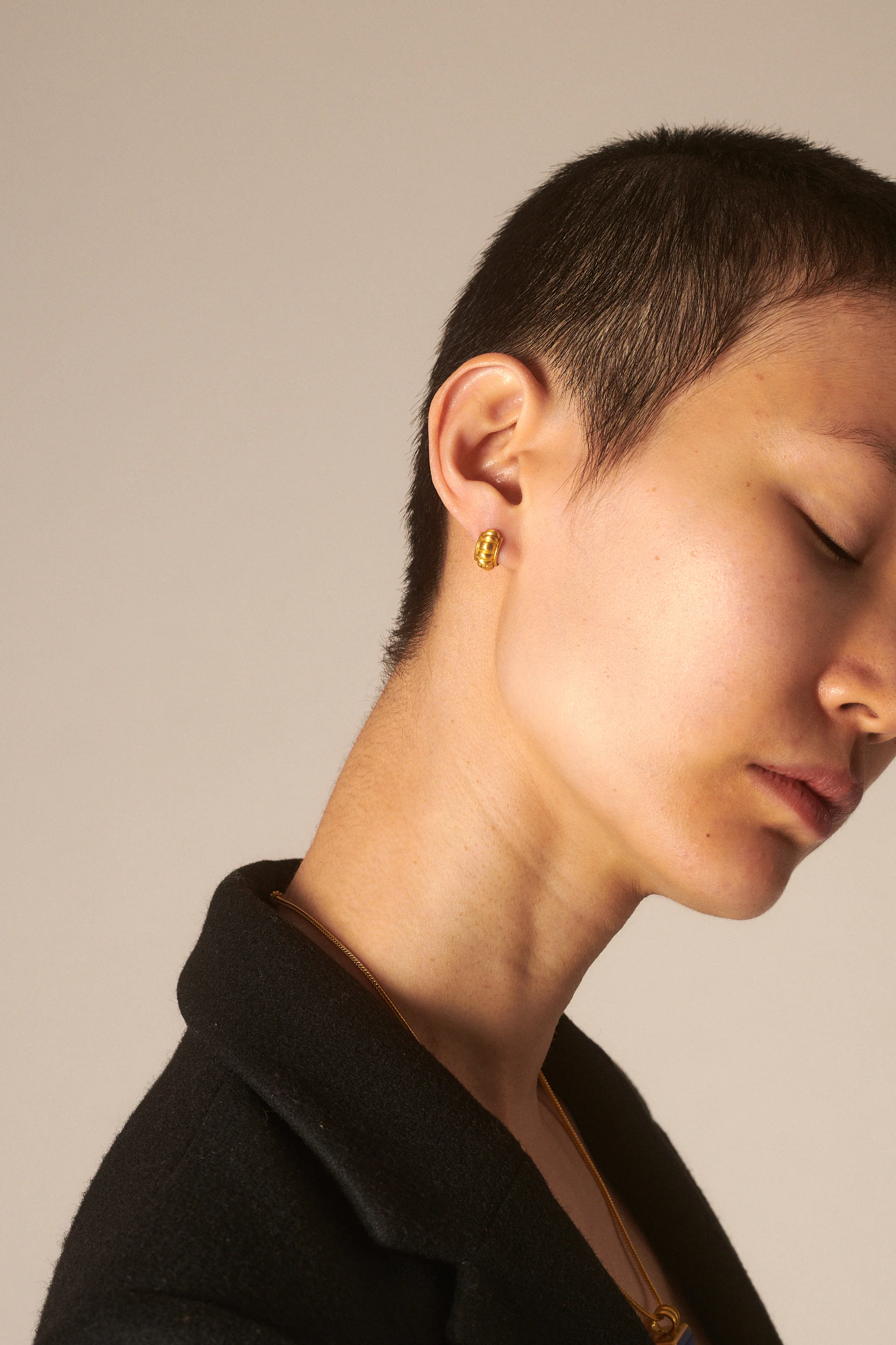 PROUNIS Melon Huga Hoop Earrings - Image 4