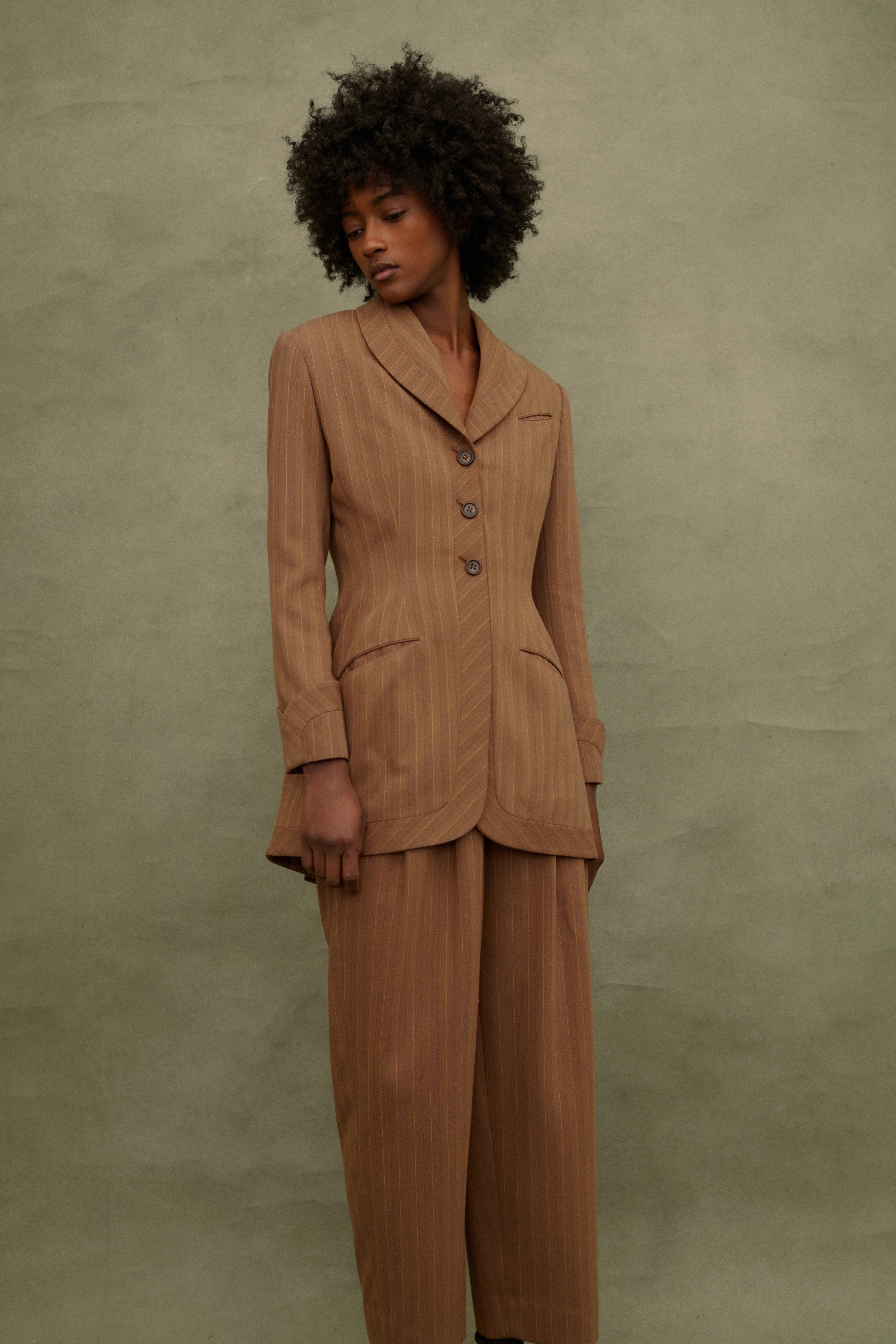 Richard Tyler Striped Suit - Image 12