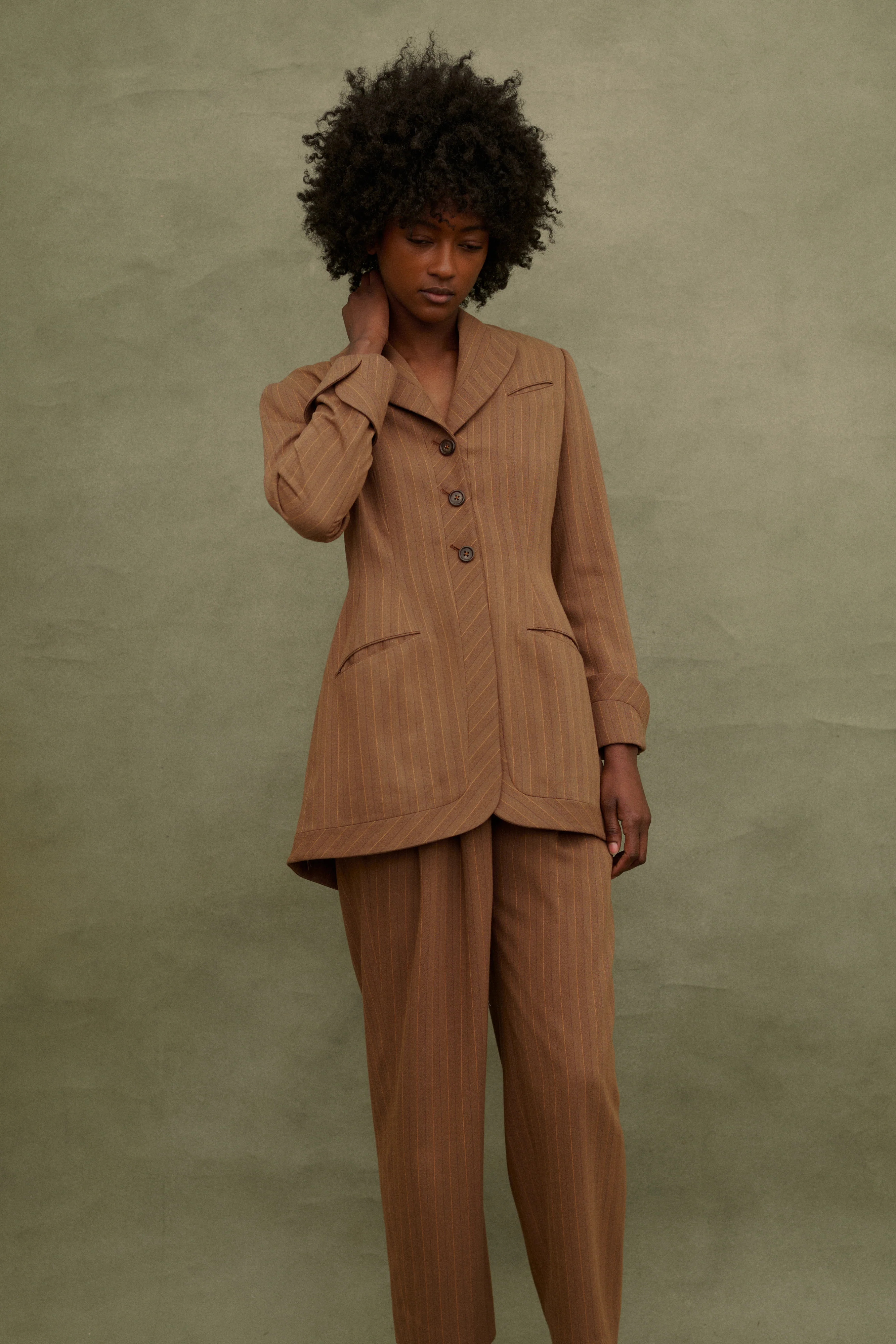 Richard Tyler Striped Suit - Image 15