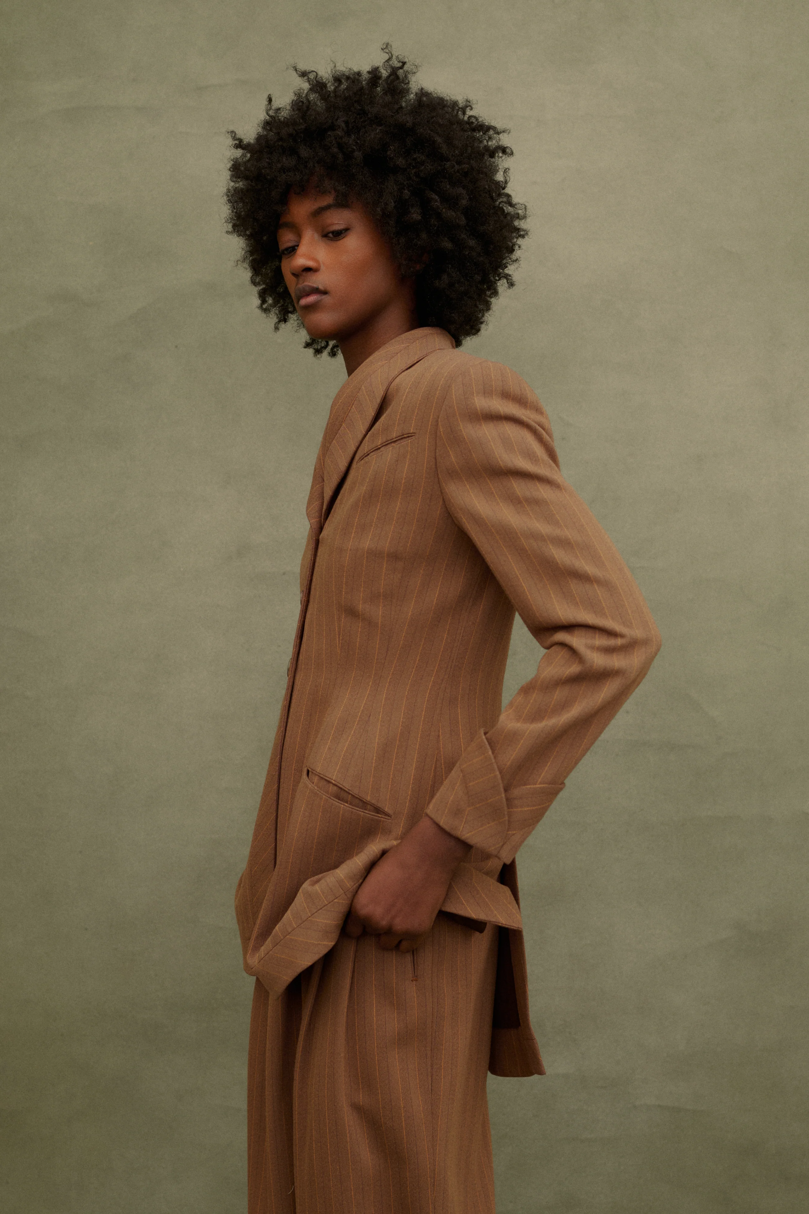 Richard Tyler Striped Suit - Image 16