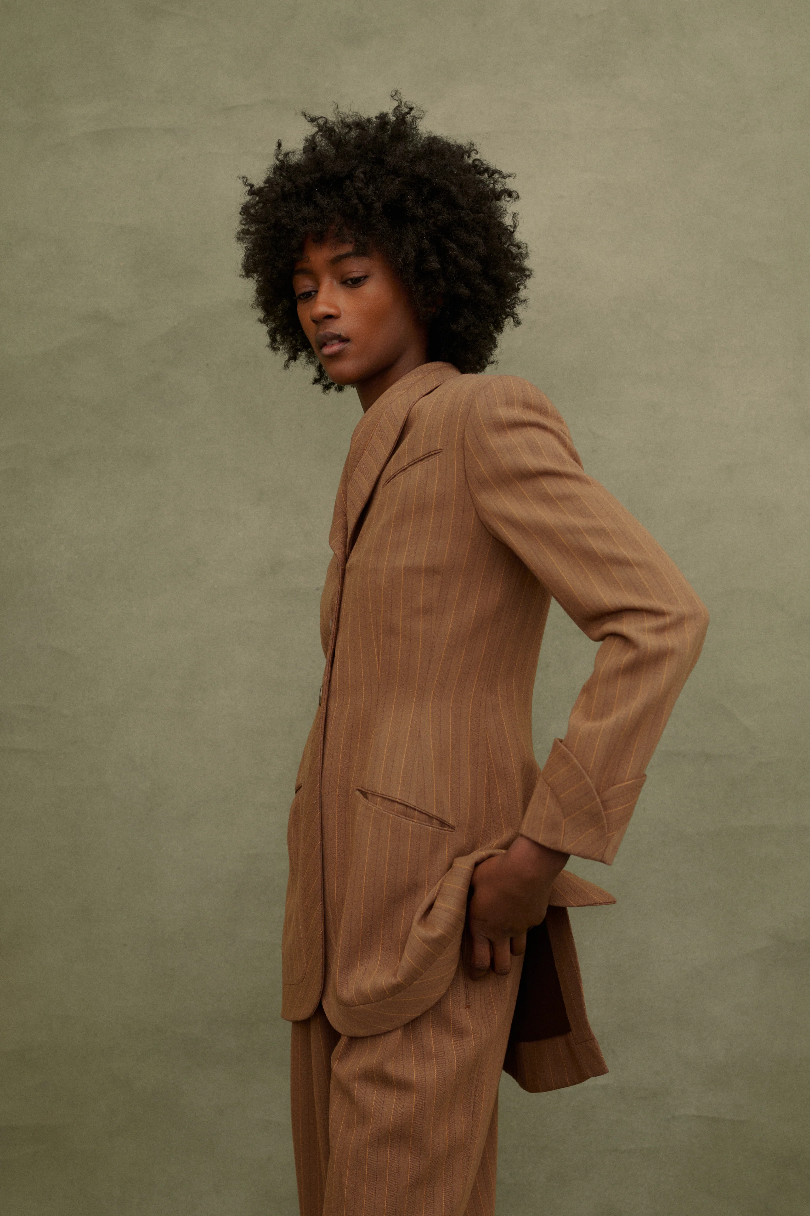 Richard Tyler Striped Suit - Image 17