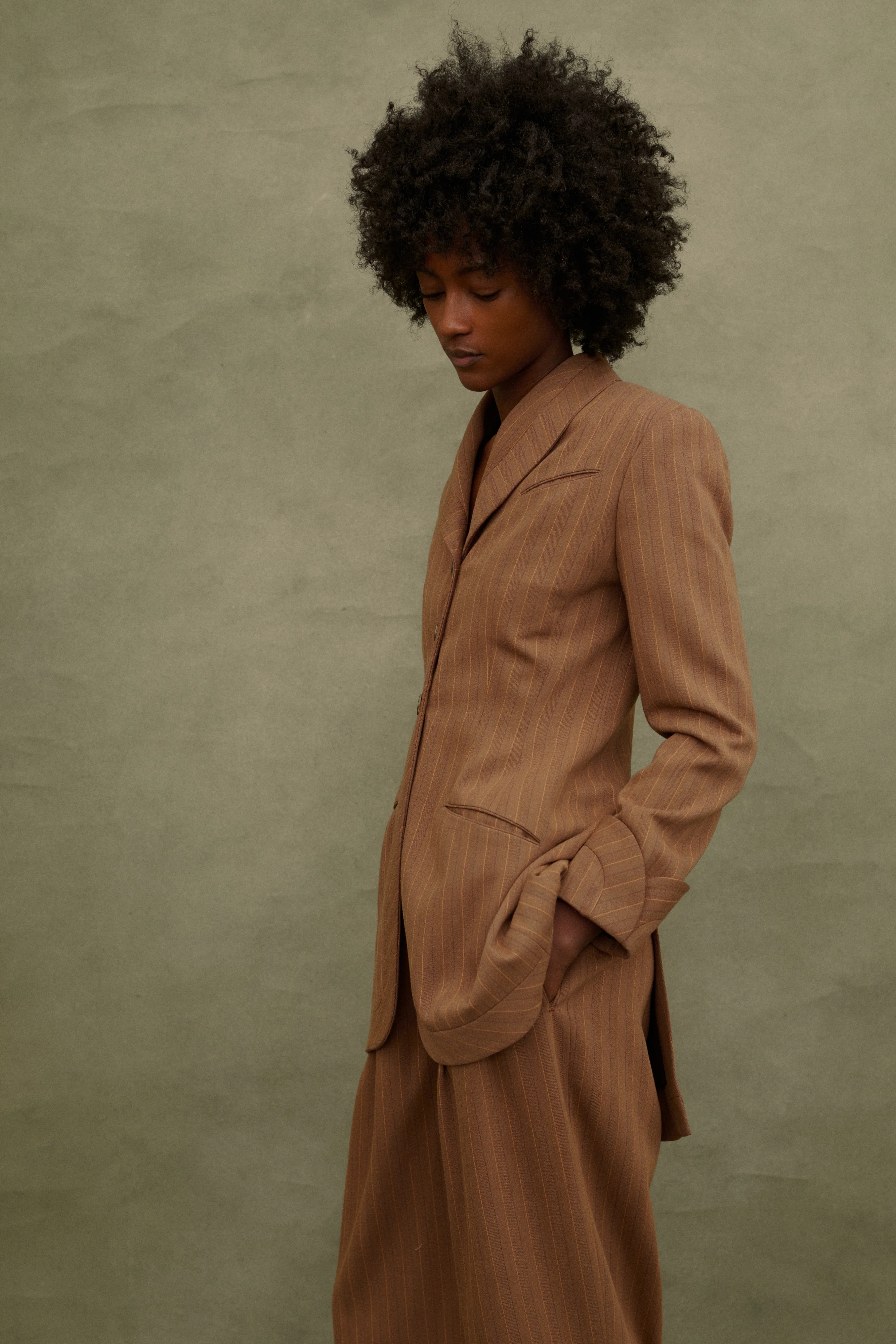 Richard Tyler Striped Suit - Image 18