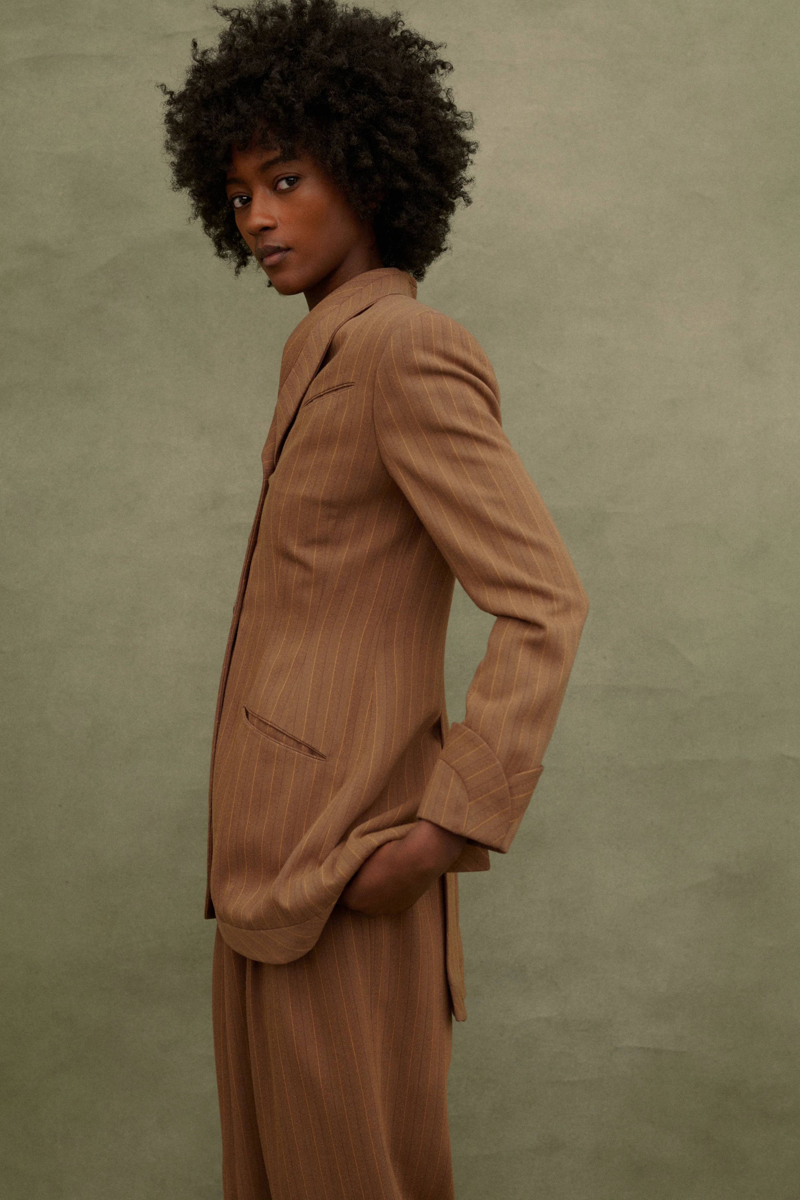 Richard Tyler Striped Suit - Image 19