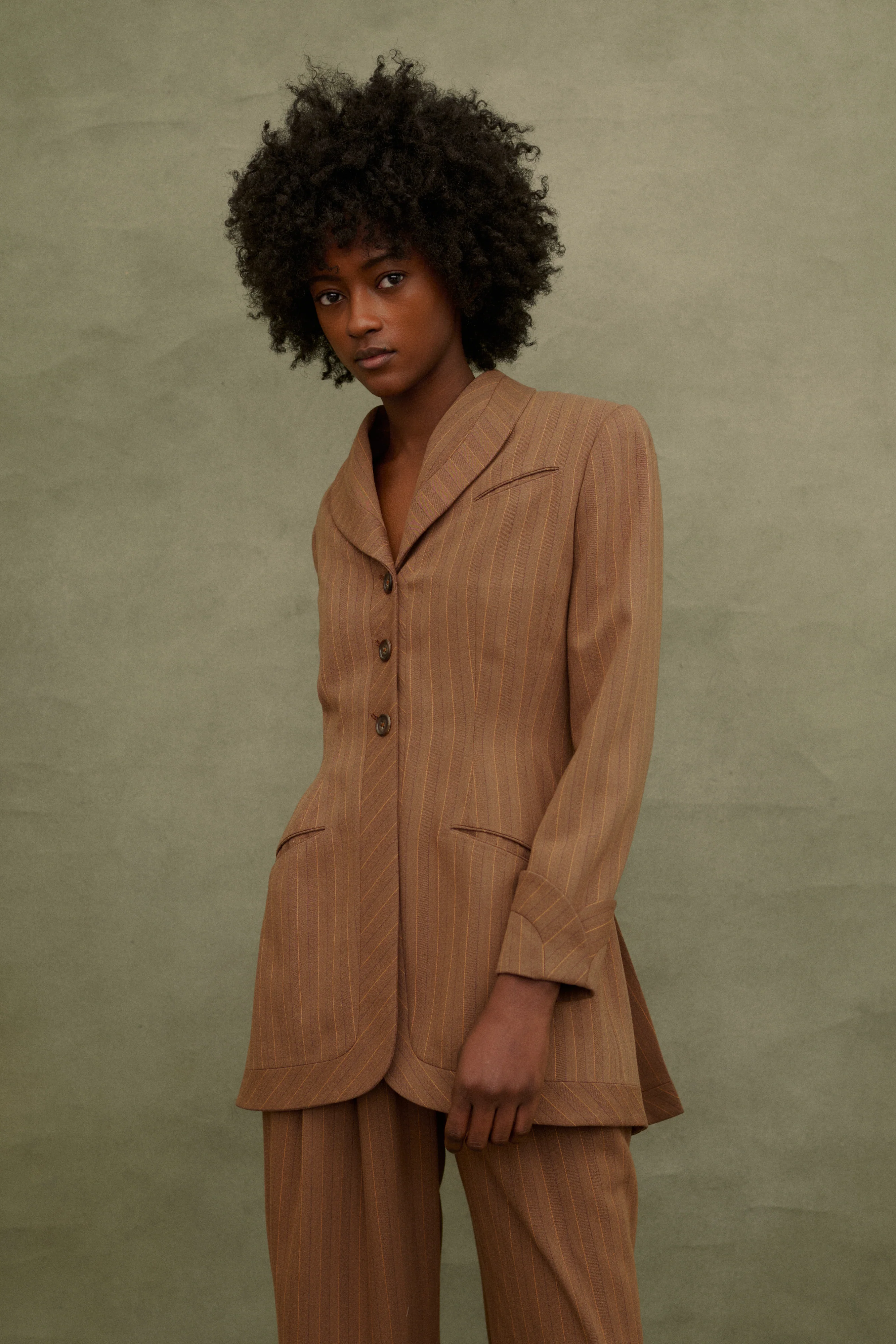 Richard Tyler Striped Suit - Image 20