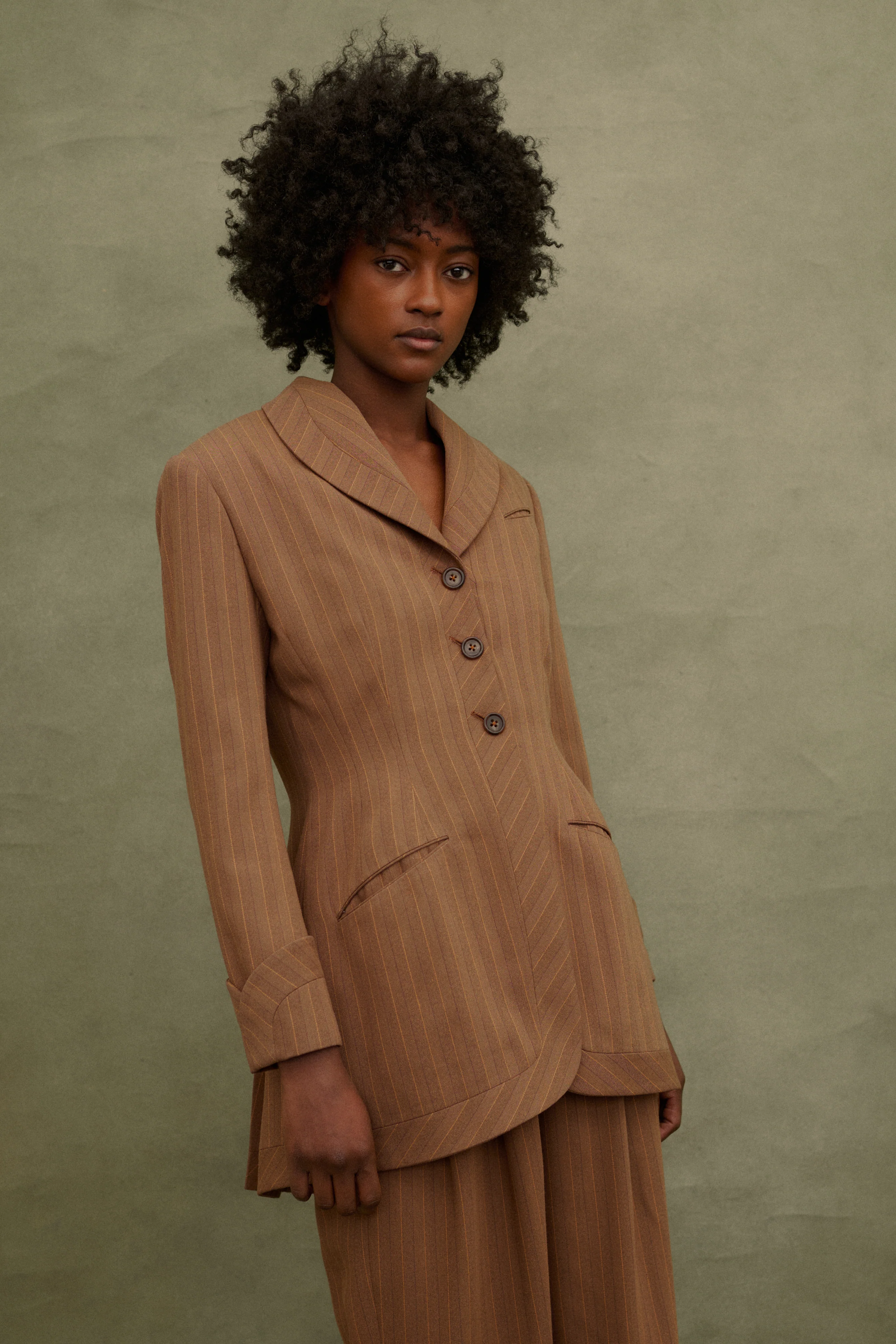 Richard Tyler Striped Suit - Image 9
