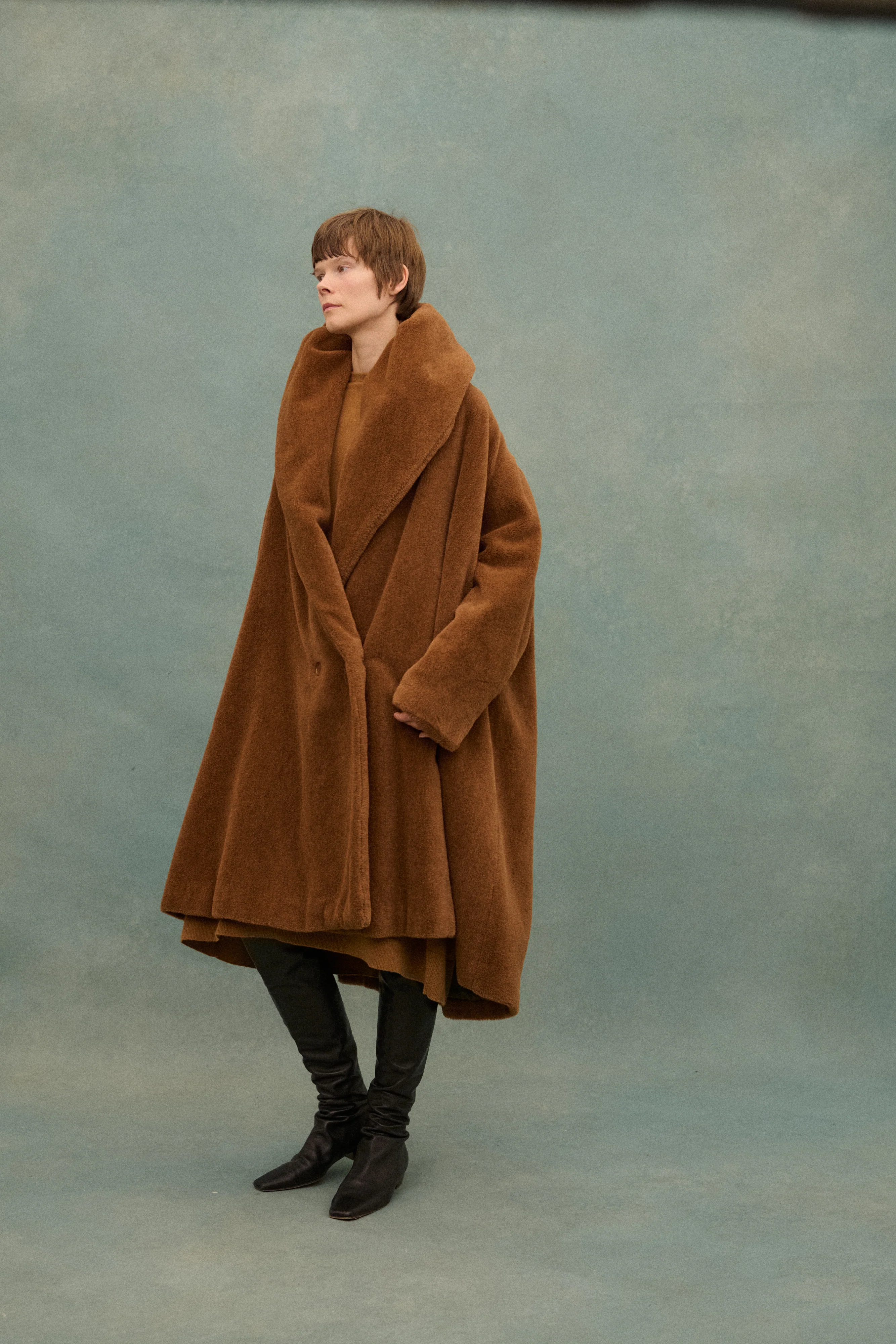 1980s Romeo Gigli Teddy Opera Coat - Image 10