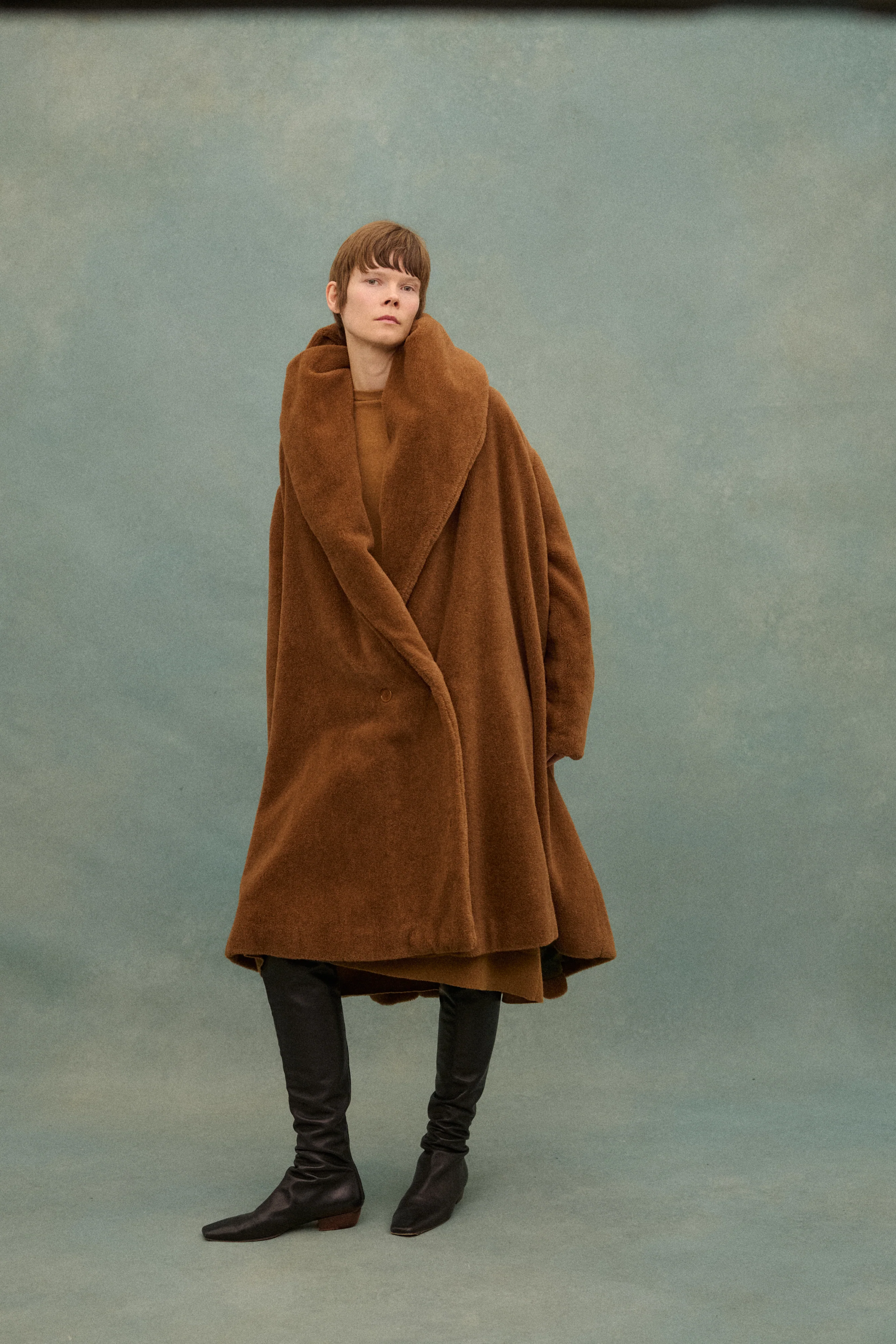 1980s Romeo Gigli Teddy Opera Coat - Image 11