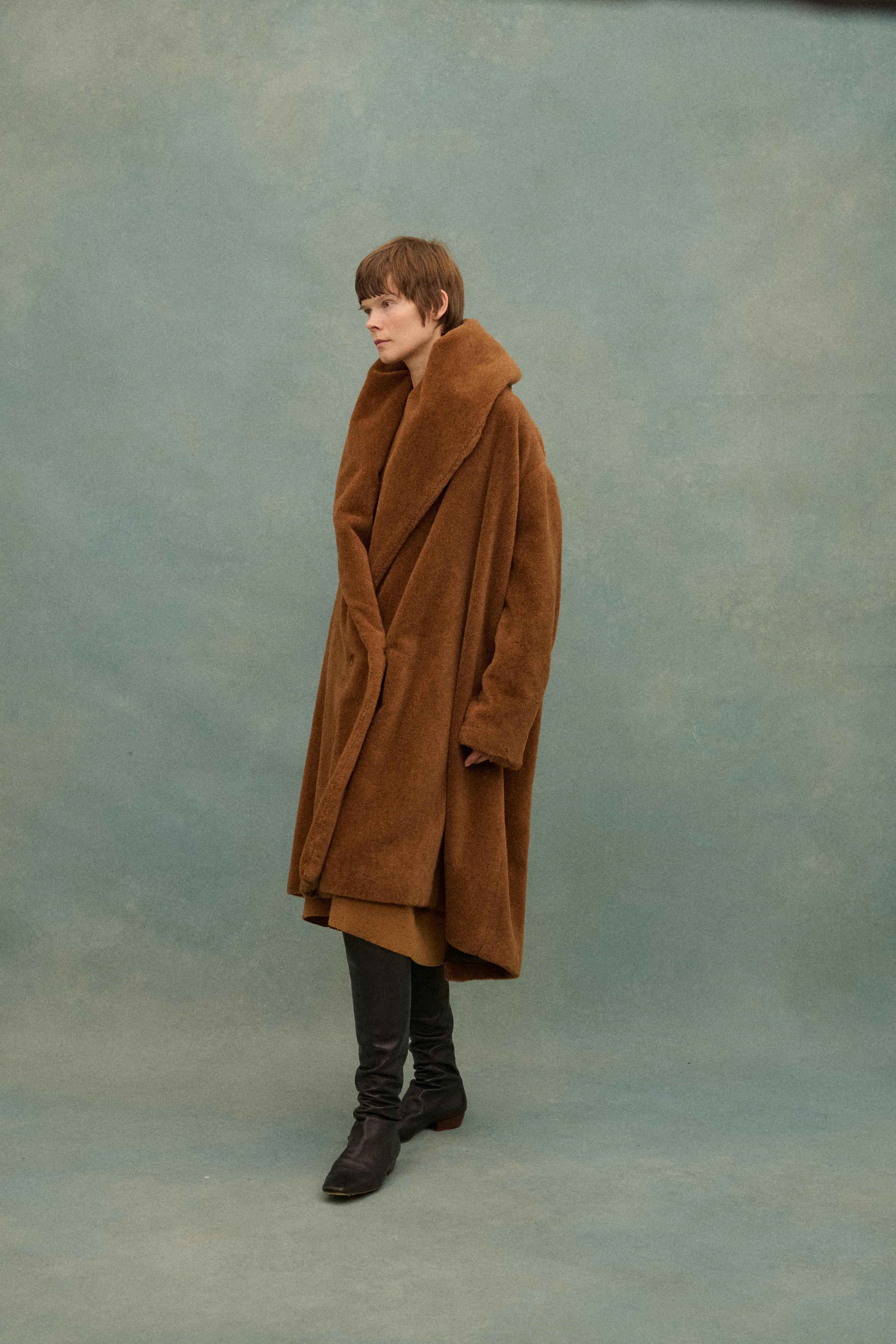 1980s Romeo Gigli Teddy Opera Coat - Image 4