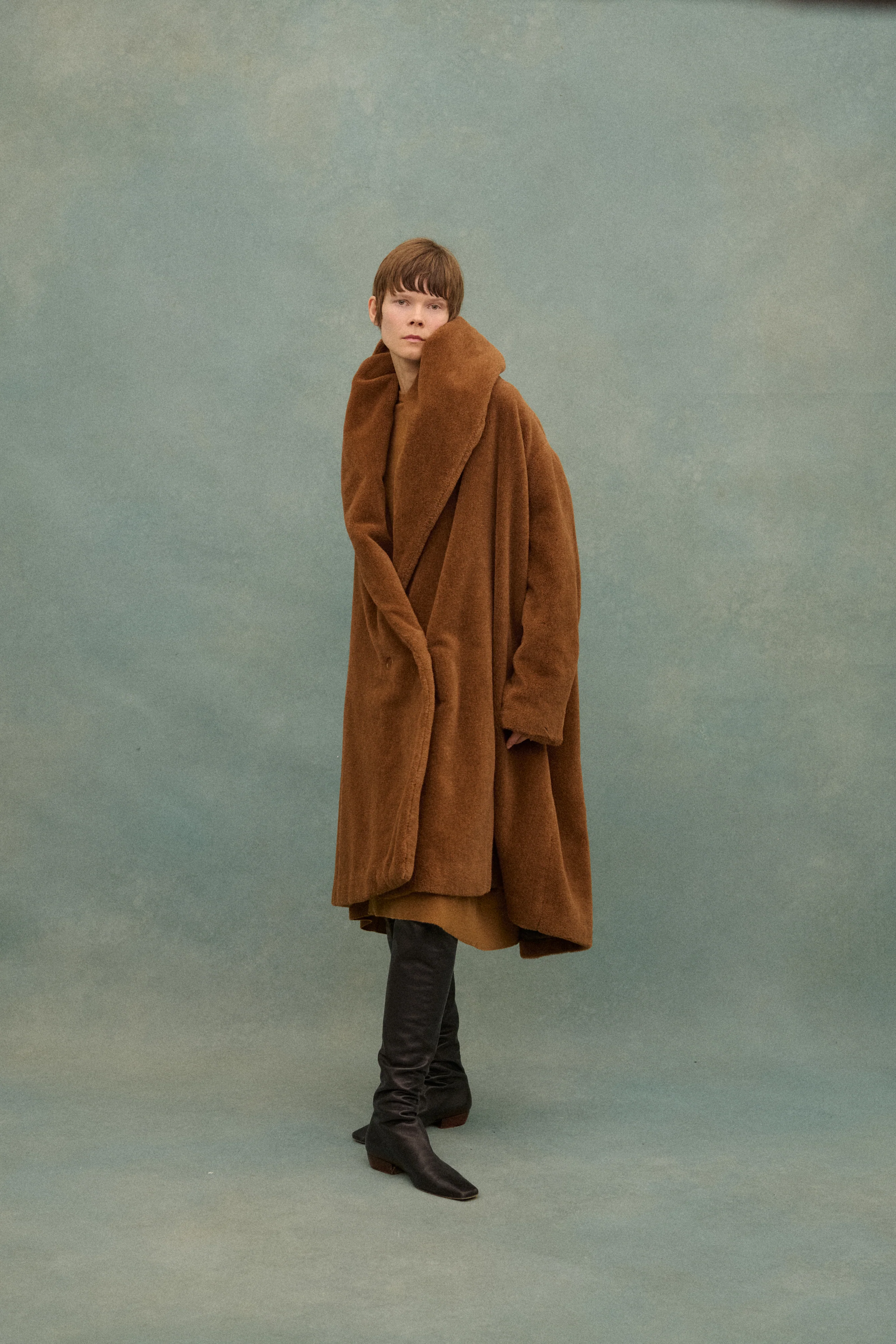 1980s Romeo Gigli Teddy Opera Coat - Image 9