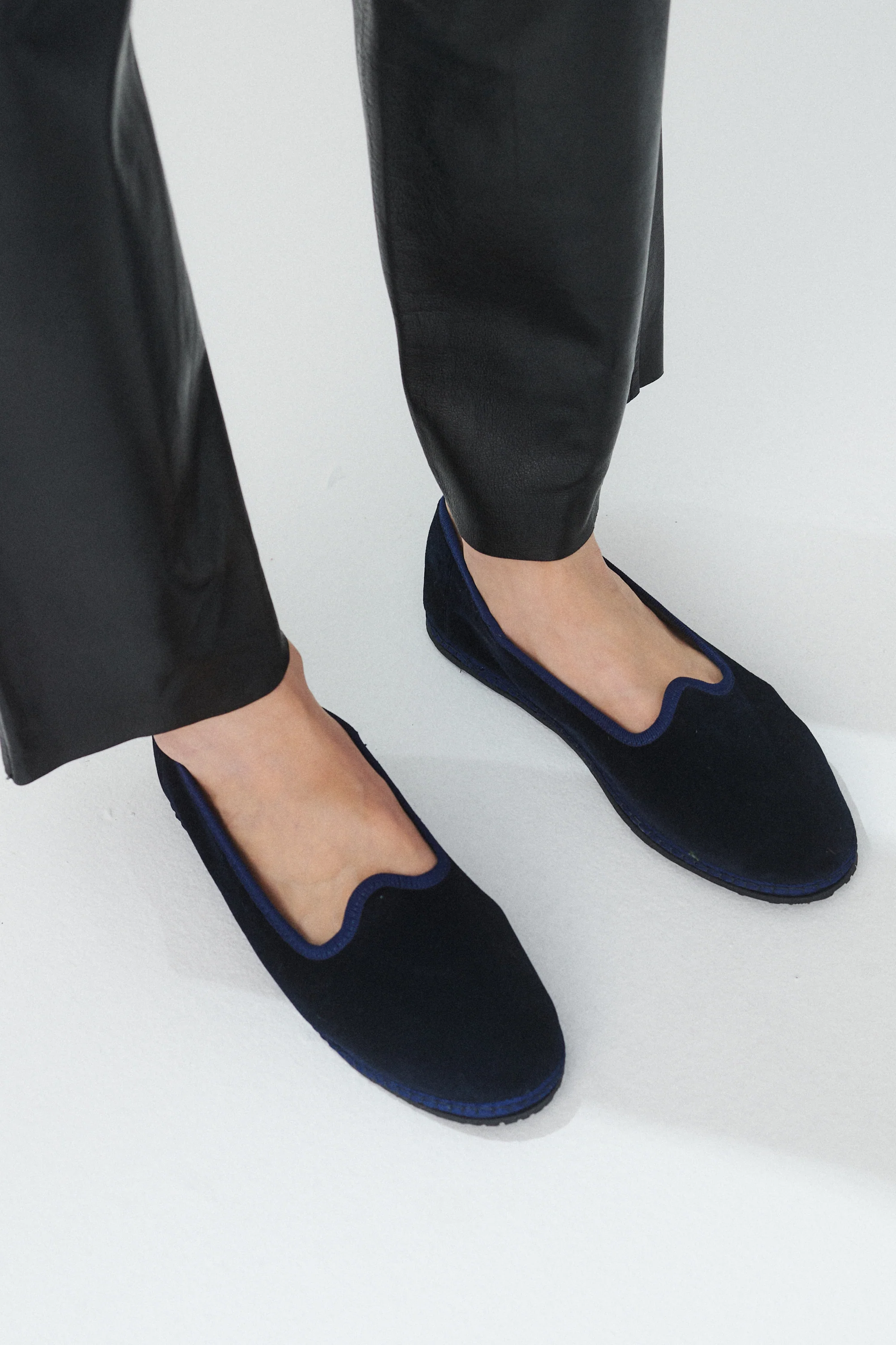 Vibi Venezia Velvet Loafers - Blu - Image 3