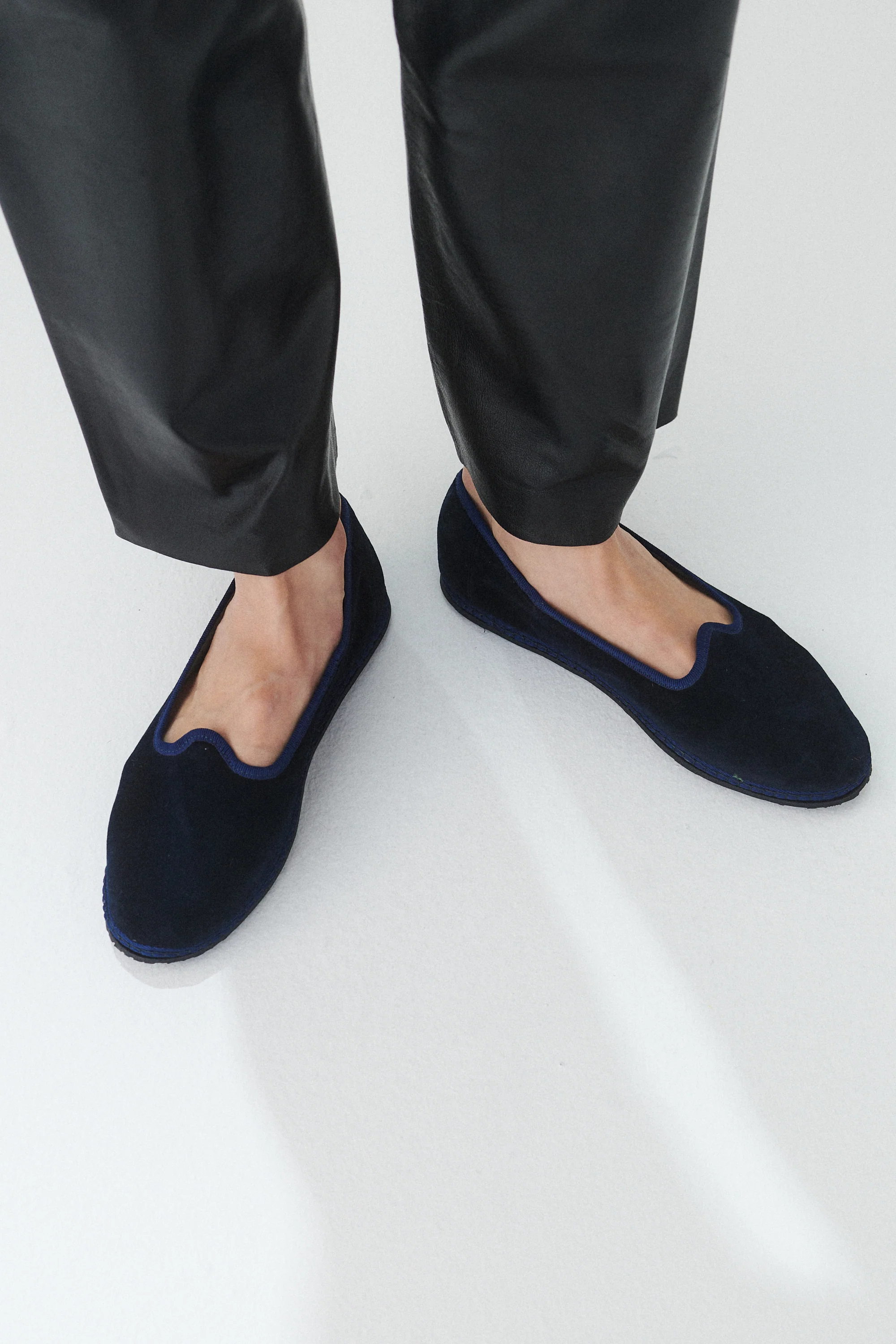 Vibi Venezia Velvet Loafers - Blu - Image 4