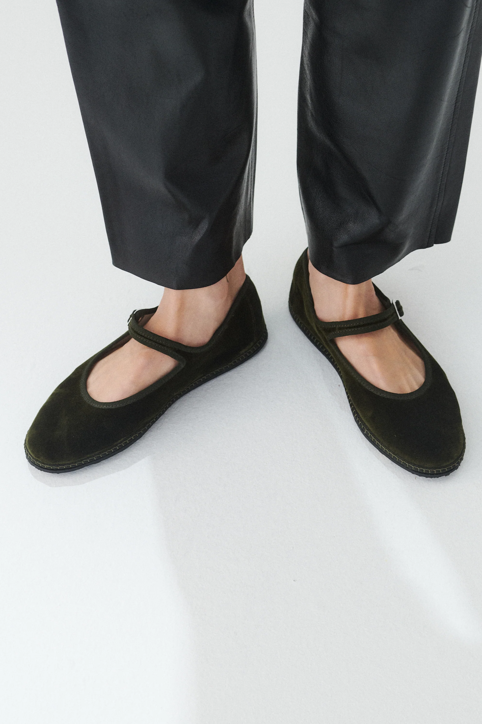 Vibi Venezia Velvet Mary Janes - Bottiglia - Image 3